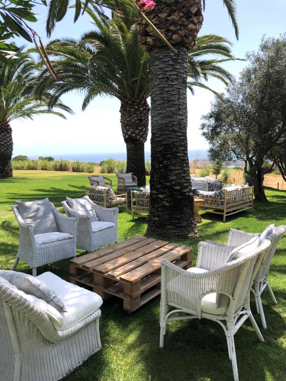 Zona chill-out en el jardín